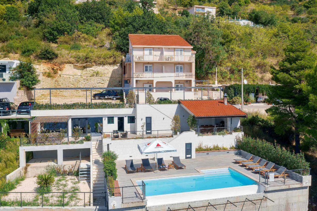 Matko'S Oasis Apartments 브렐라 외부 사진