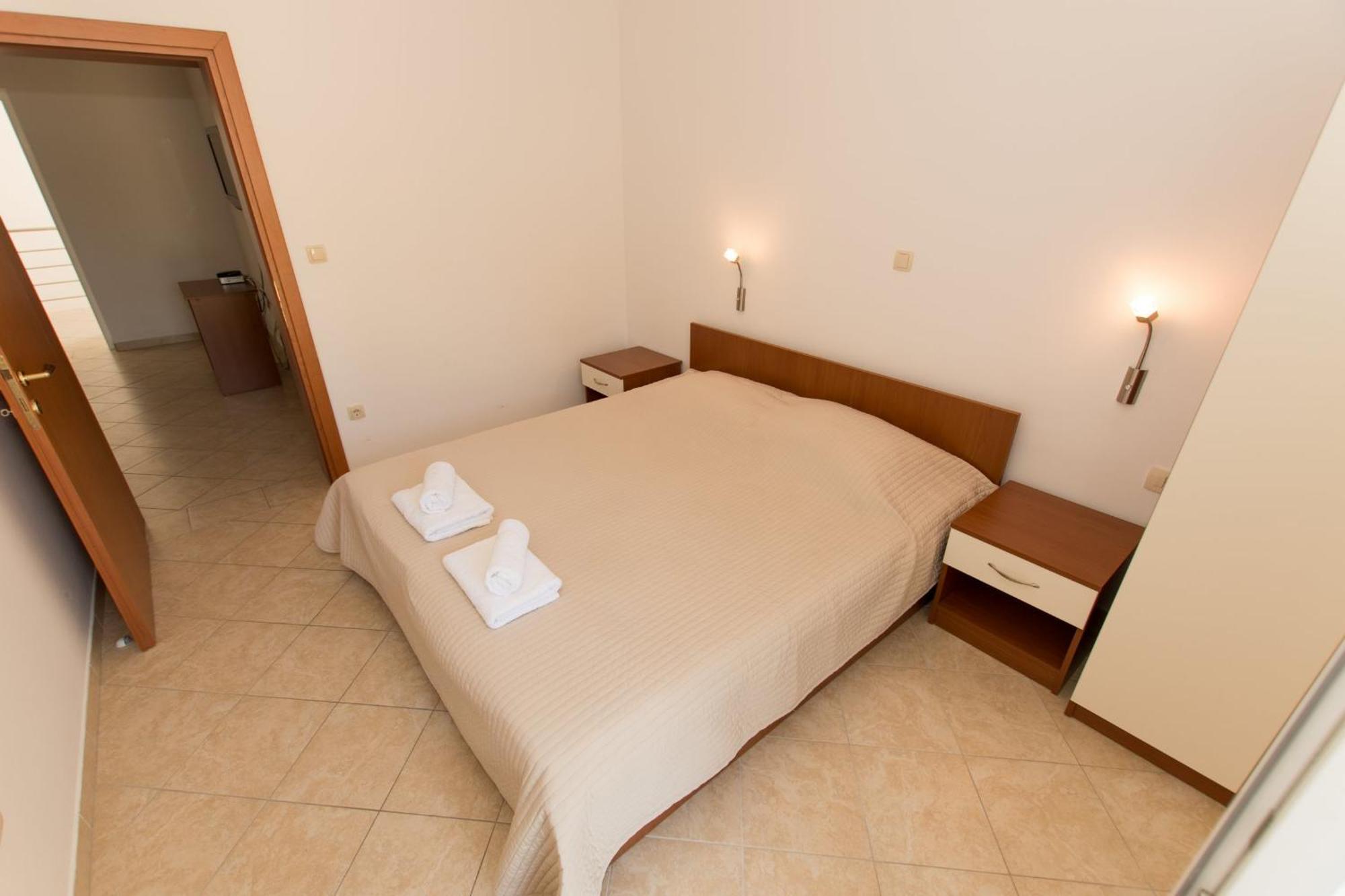 Matko'S Oasis Apartments 브렐라 외부 사진