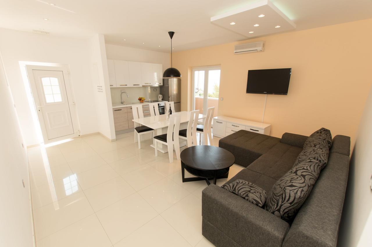 Matko'S Oasis Apartments 브렐라 외부 사진