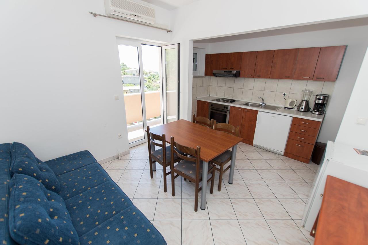 Matko'S Oasis Apartments 브렐라 외부 사진