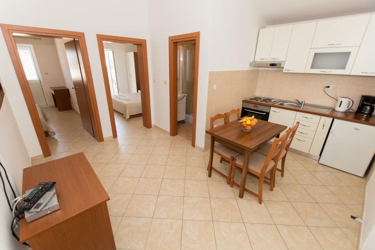Matko'S Oasis Apartments 브렐라 외부 사진